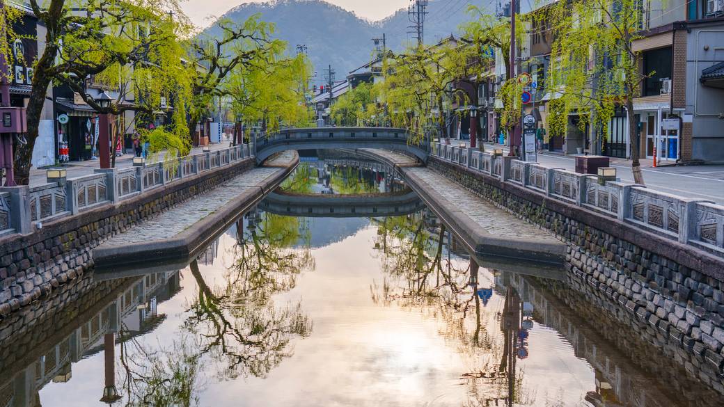 城崎温泉の街並み（朝）② / 2