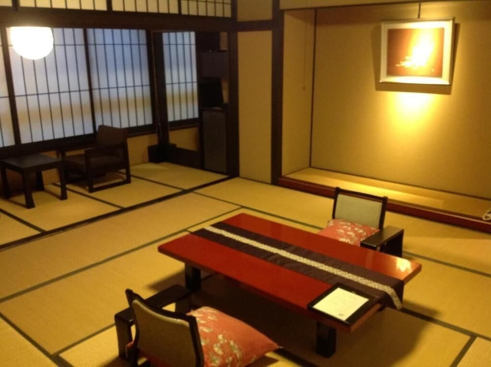 一人旅にちょうどいいお部屋も♪金沢の伝統が感じられるお宿3918852