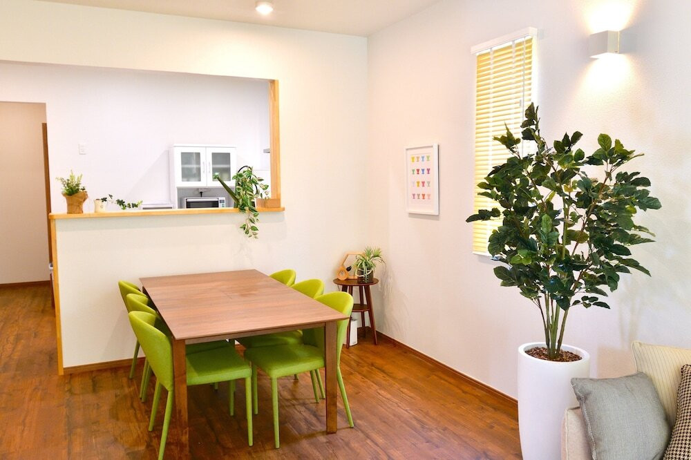 客室内のダイニングエリア