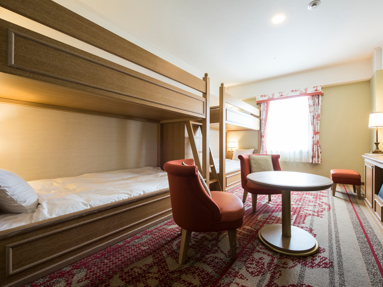 なんとなく懐かしい二段ベッドのお部屋3637936