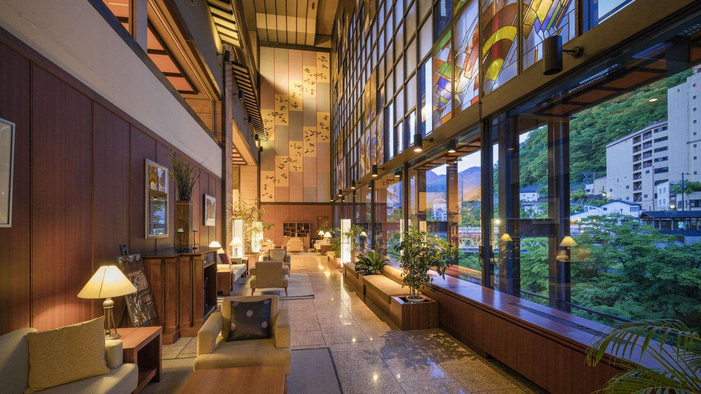 ロビーのソファ