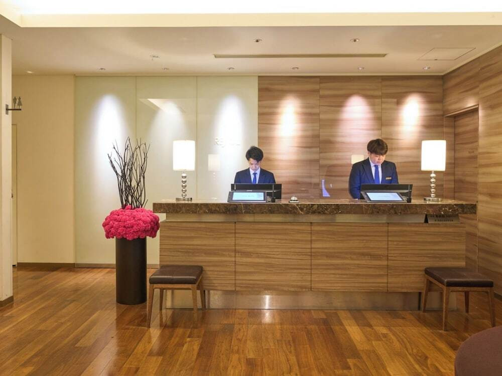 フロント