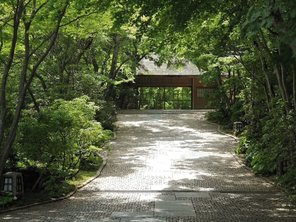 敷地内から見た長屋門