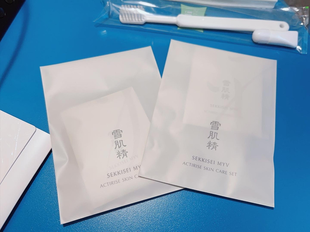 歯ブラシなどのアメニティーはフロントに用意。各自必要な分だけ、お部屋に持って行けます。