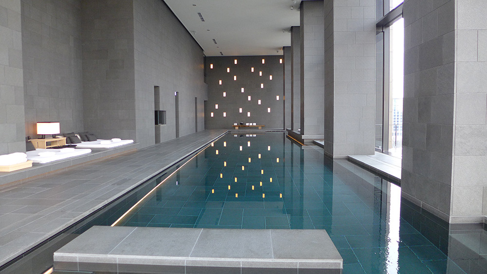 「アルヴァ」 内観 34878802 プールは30mある。