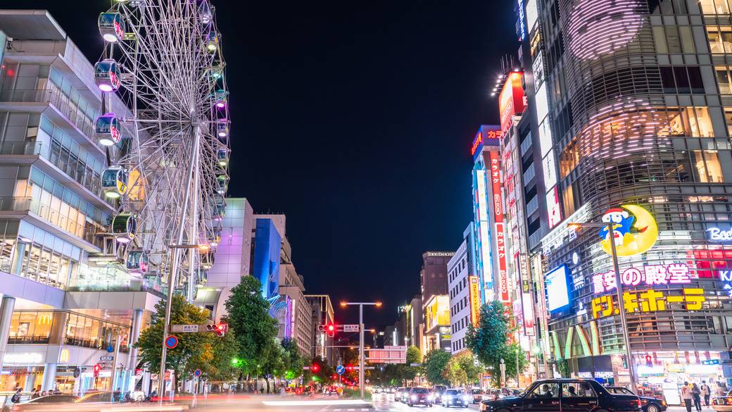 ホテル周辺には飲食店も充実◎ / 5