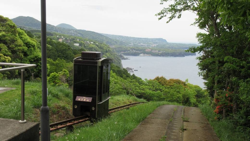 モノレール＆カートで
チェックイン / 1