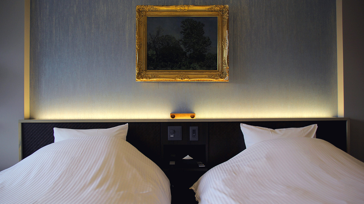 湖のホテル3721272