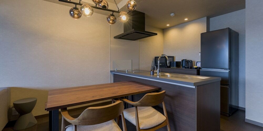 客室内のダイニングエリア