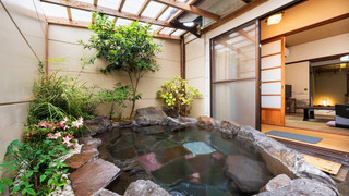 温泉岩風呂付き建て離れ: 和室二間以上 [さくら荘] 禁煙