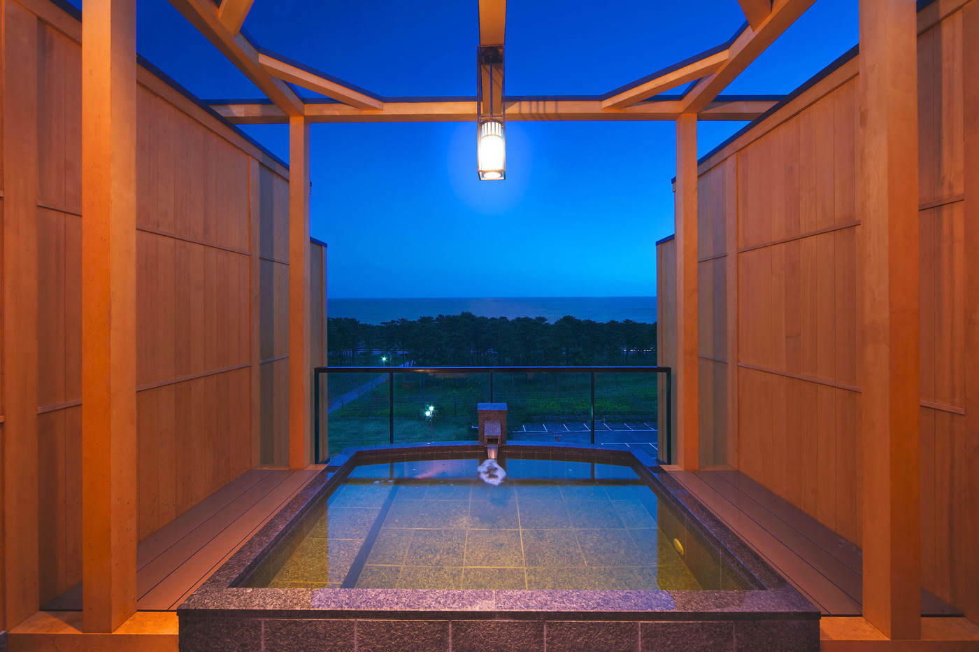 貸切の展望露天風呂で海の景色を眺めながら癒されよう♪4068469