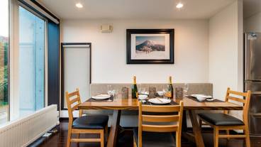 客室内のダイニングエリア / 20