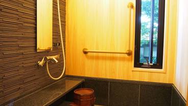 本館 シャワーブースの例 / 17