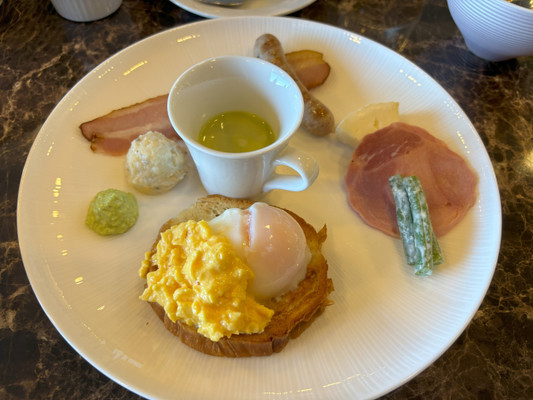 朝食