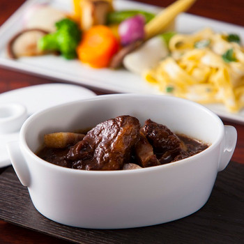 伝説のビーフシチューを味わいながら家族の話をしませんか?4763077