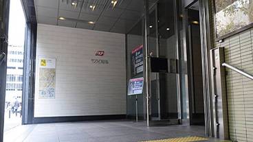 施設の入り口 / 26