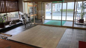 内部エントランス / 2