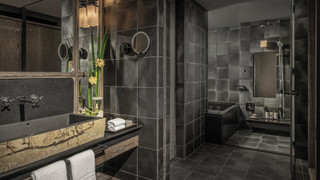 プレミア ルーム キングベッド 1 台 (Tatami)