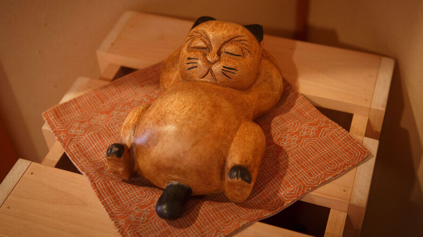Cat figurine