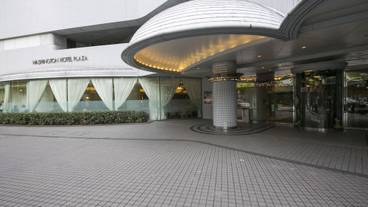 施設の入り口 / 28