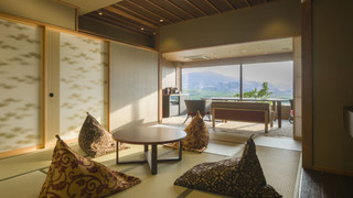 福地B　露天風呂付　富士山側　ベッド2　布団3 [山梨ワインラウンジ利用可能]