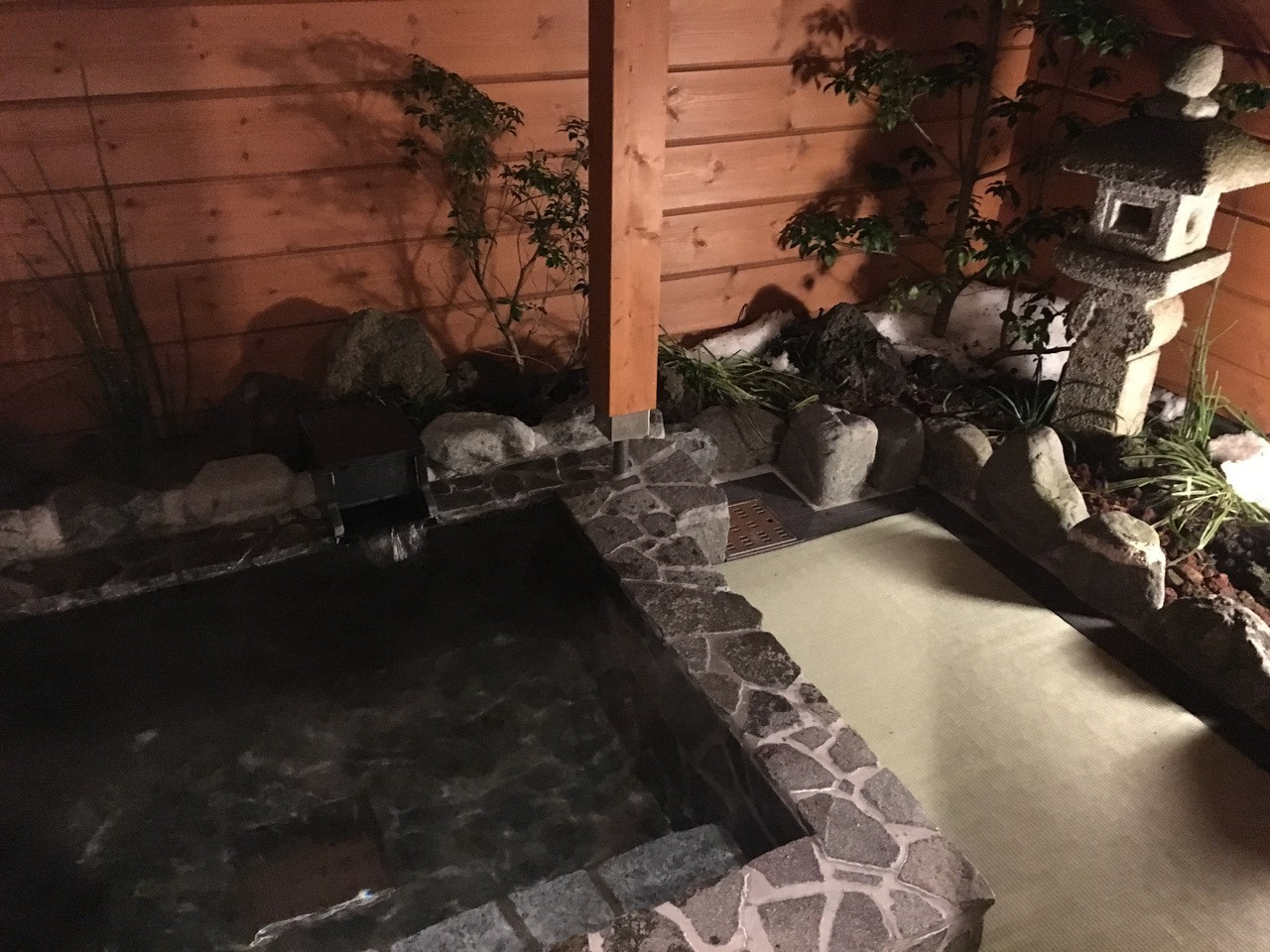 貸し切りでプライベート確保！専用露天風呂でゆっくり疲れを癒そう♪3404531