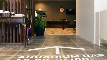 内部エントランス / 2