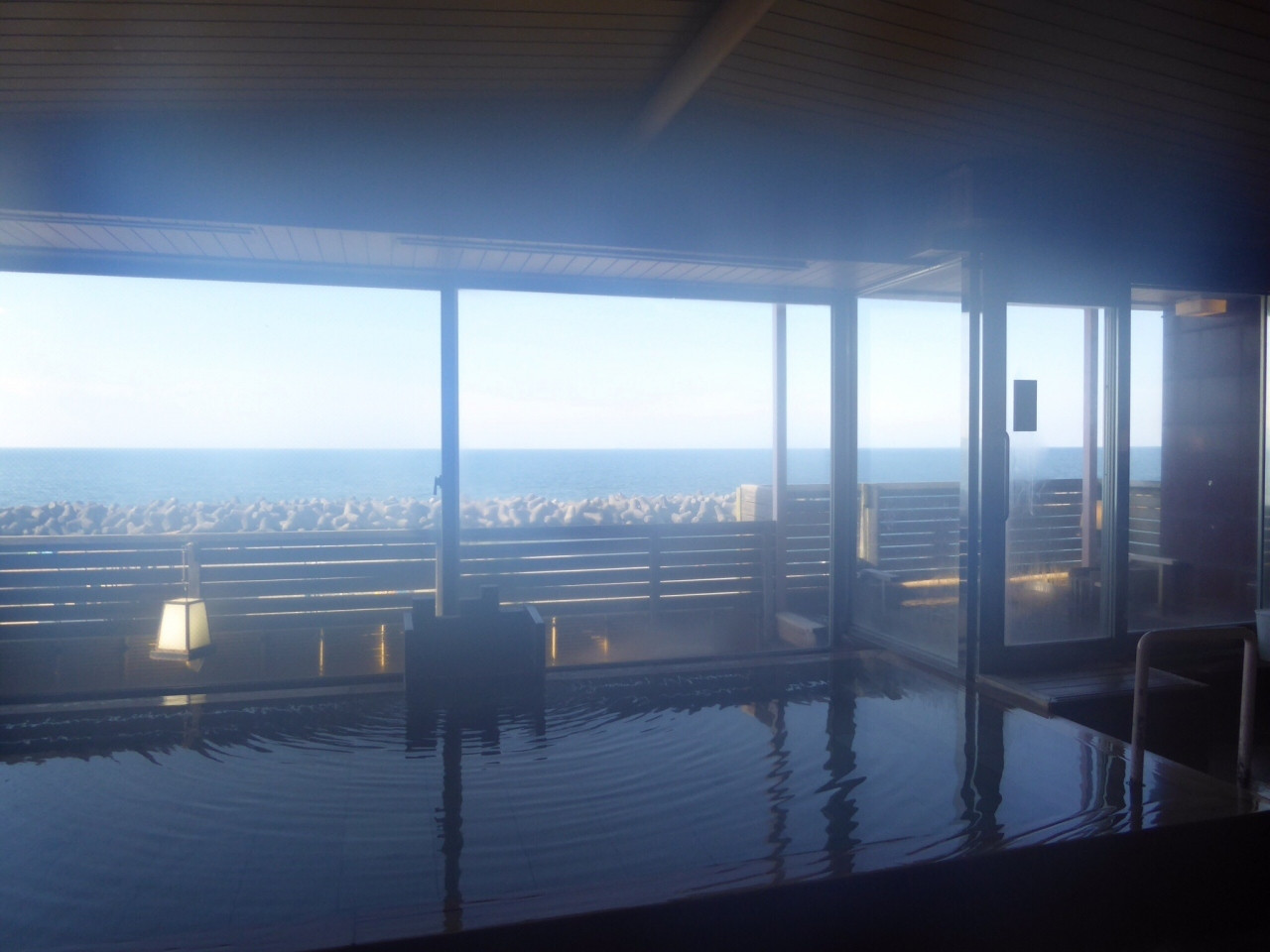 海まで徒歩約0分！開放的な景色と温泉を楽しめるお宿3965221