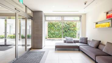 内部エントランス / 2