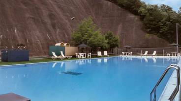 屋外プール② / 8