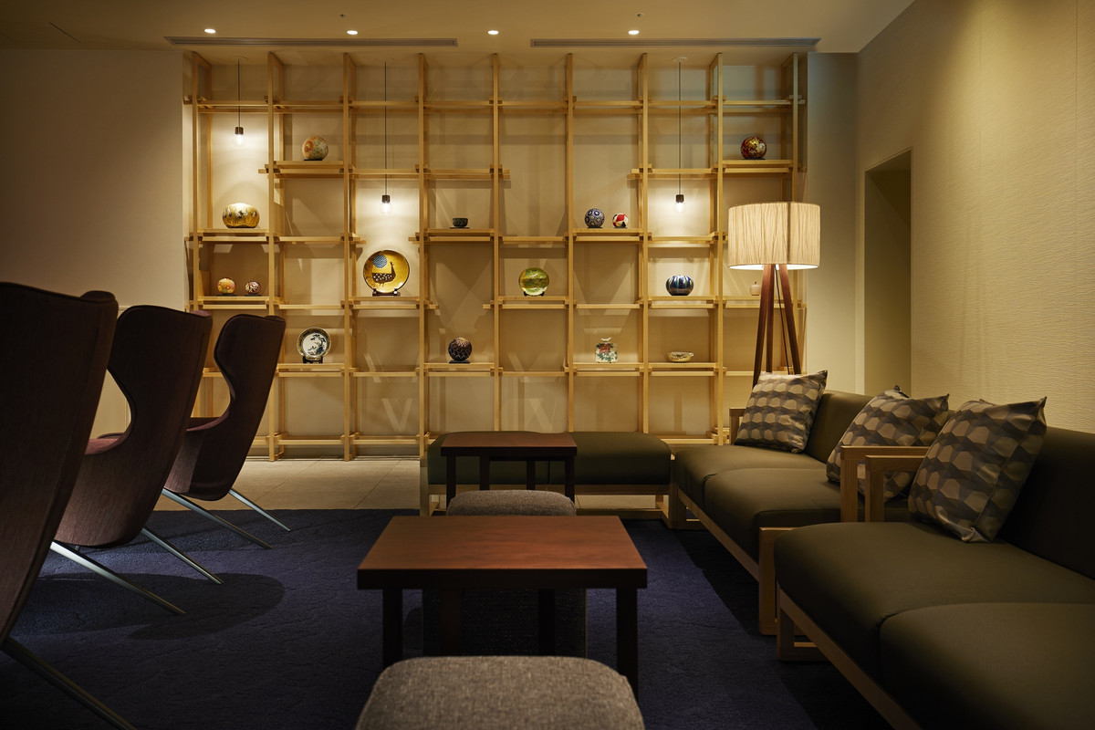 2階フロント・ラウンジ①