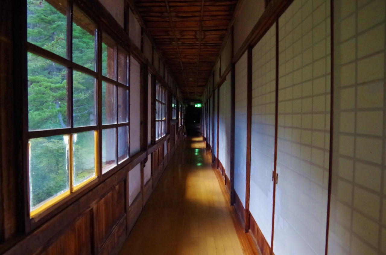 「日本ぬる湯番付」では「東の横綱」。昭和レトロな雰囲気が素敵な秘湯3526646