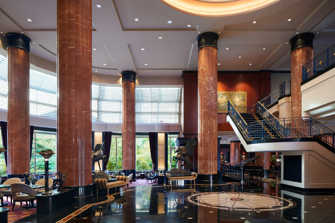 レストランもロビーもとにかく贅沢！4283542