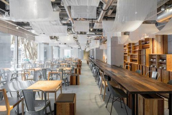 木に囲まれた不思議空間。隈研吾氏監修のホテル4254472