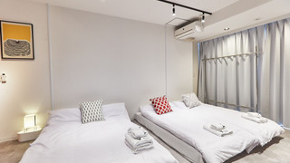 4 人部屋 共用バスルーム