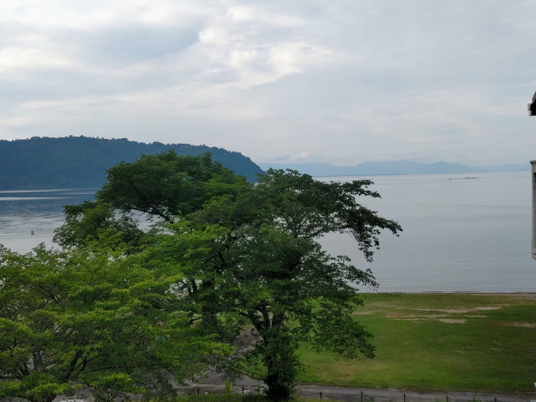 部屋から琵琶湖が見える。
