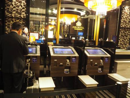 アパホテル なんば駅東 / 3