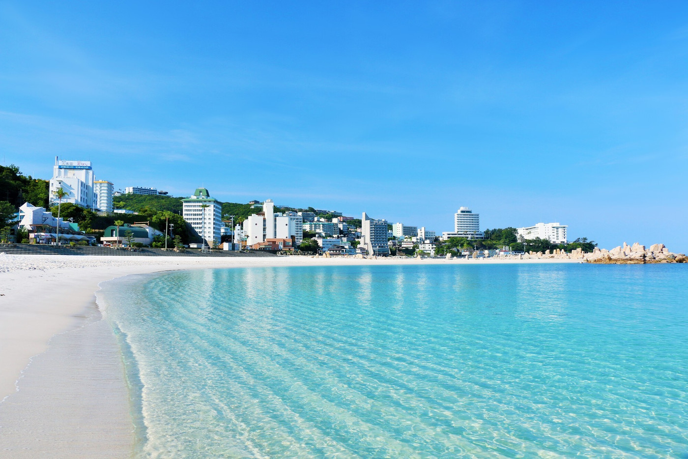 和歌山県　青空と青い海の南紀白浜