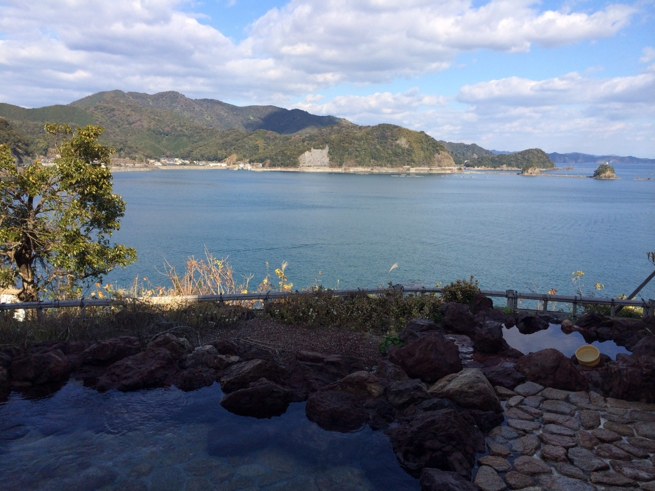 ミネラルたっぷりの海水を使った露天風呂665328