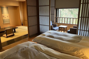 外の景色に癒やされる「灯小路」