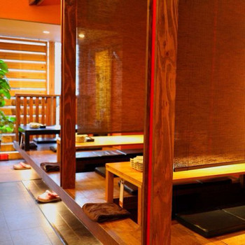 「創作鉄板串焼 てっぱんや  西明石店」 内観 34365205 掘りごたつのお席はつなげれば24名様まで収容可