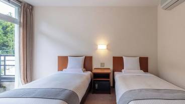 客室 / 34