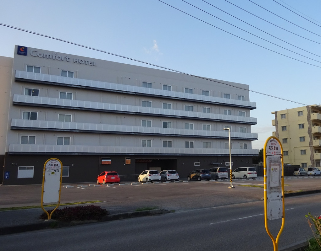 右端が、旧ベストインホテル(現リゾ-トマンション)