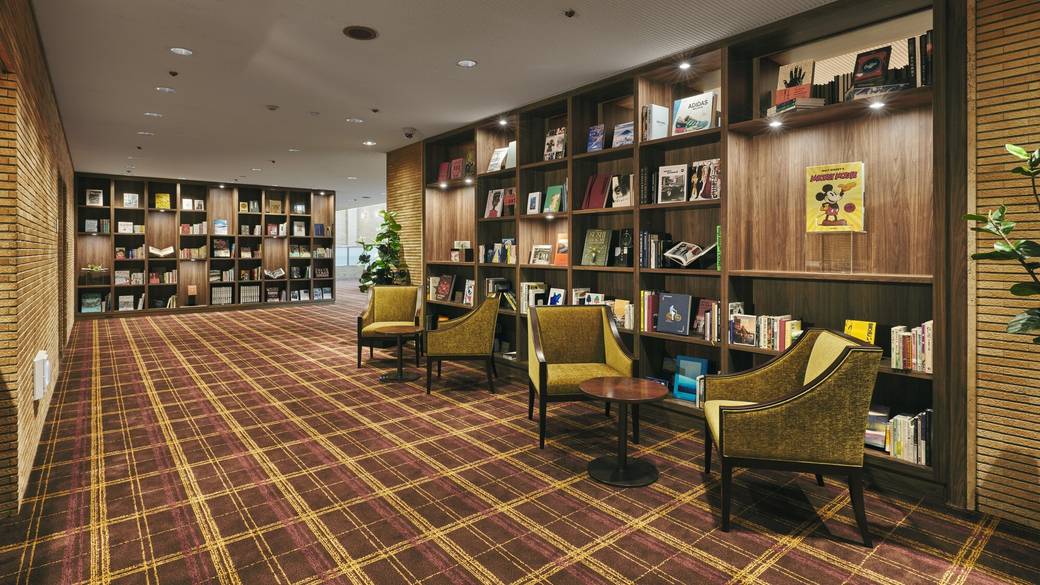 2階ホワイエ / 3