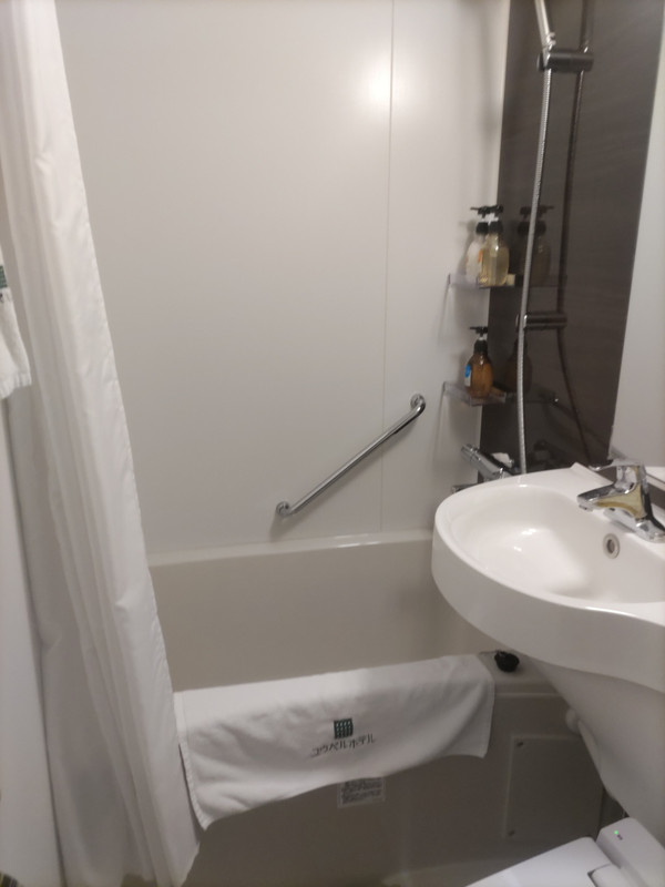 大浴場のあるけど、部屋にはユニットバスがついてます