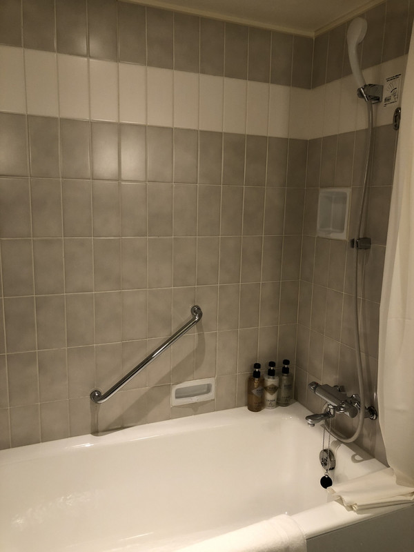 ユニットバスですが、バスタブが結構大きかったです。