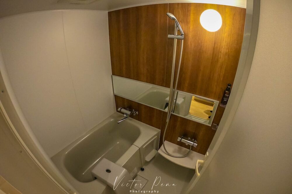 バスルームのシャワー