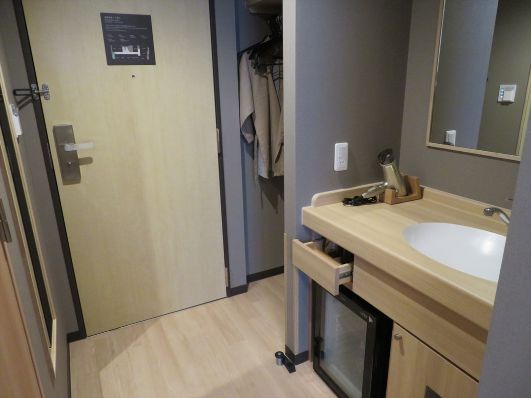 洗面台は独立型。