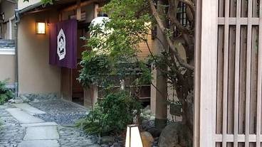 施設の入り口 / 11