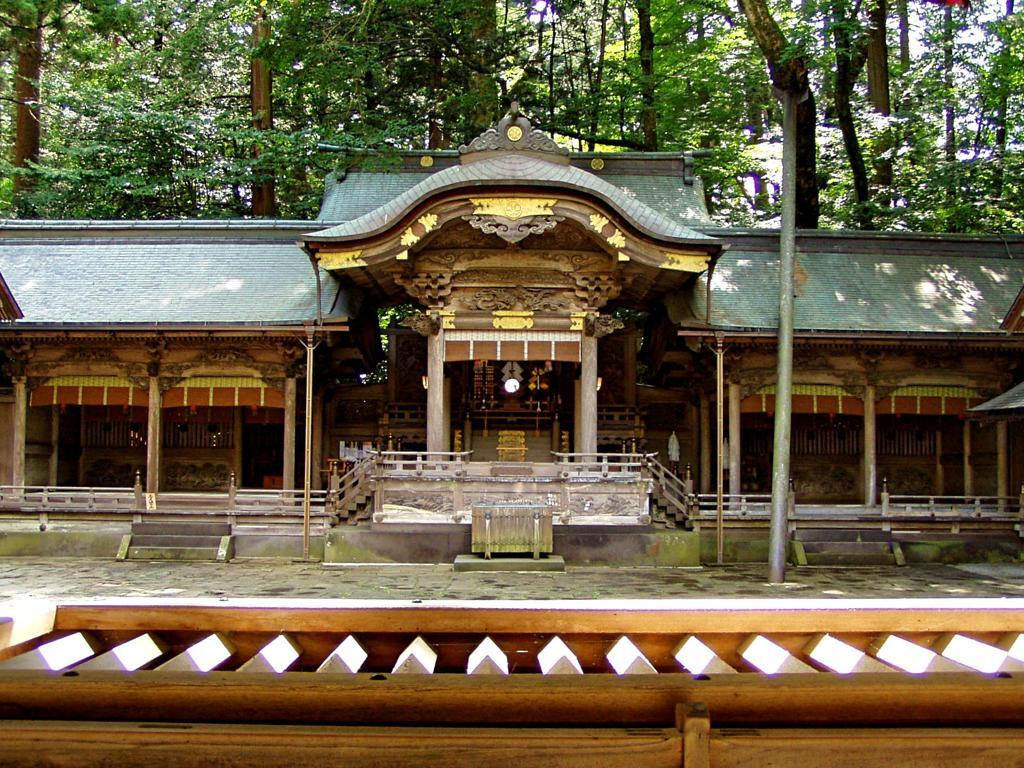 恋愛運・結婚運を上げる秋宮・春宮が人気の神社2047793